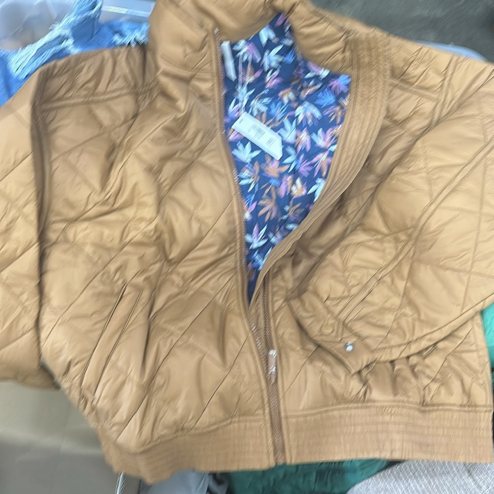 Travis Matthew jacket - Picture 5 of 5
